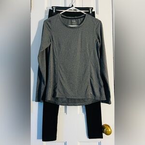 NWOT DANSKIN Women’s 2-piece activewear: Long-sleeve shirt & leggings Size Small